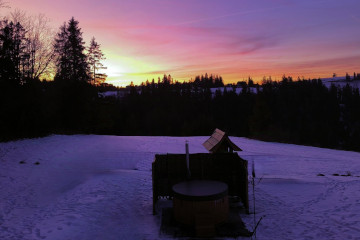 Bania zewnętrzna z hydromasażem  | Willa Lux Wolf